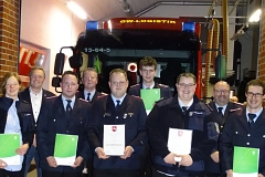 ehrungen-bei-der-jahreshauptversammlung-der-freiwilligen-feuerwehr-hollwege-wurden-einige-mitglieder.jpg