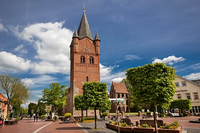 Westerstede_St.-Petri-Kirche3_Vanessa Leffers.jpg&nbsp;&copy;&nbsp;Vanessa Leffers Photographie